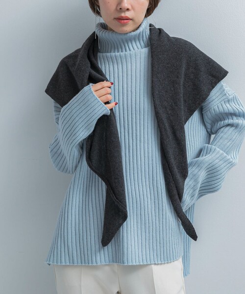 URBAN RESEARCH ROSSO（アーバンリサーチロッソ）の「Fratelli Talli　STOLE（バンダナ/スカーフ・レディース・FUSCHSIA/CHARCOAL・Free）」の4枚目の写真