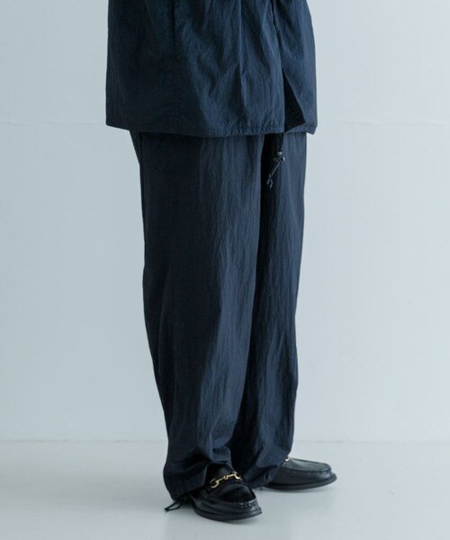 URBAN RESEARCH(アーバンリサーチ)の「ATON HANDDYED NYLONOVER PANTS(その他パンツ・メンズ・075 NAVY/105 BLK・4/6)」の11枚目の写真