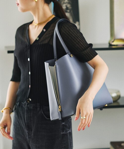 ROPE'(ロペ)の「【E'POR】【WEB限定】Y BAG Medium+/A4対応・通勤(トートバッグ・レディース・キナリ/ベージュ/ブルー系・F)」の3枚目の写真