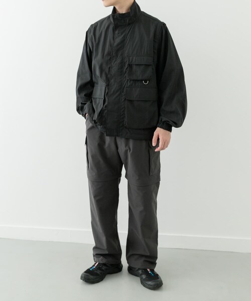 ITEMS URBANRESEARCH（アイテムズ アーバンリサーチ）の「『セットアップ対応』スーパーライトナイロン2wayブルゾン（ブルゾン・メンズ・BLK/CHA・M/L）」の6枚目の写真