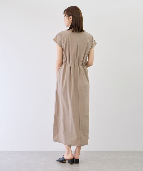 Jayro(ジャイロ)の「ラッシュガードウエストタックワンピース(ワンピース・レディース・ブラック/チャコール/ベージュ・M)」の22枚目の写真