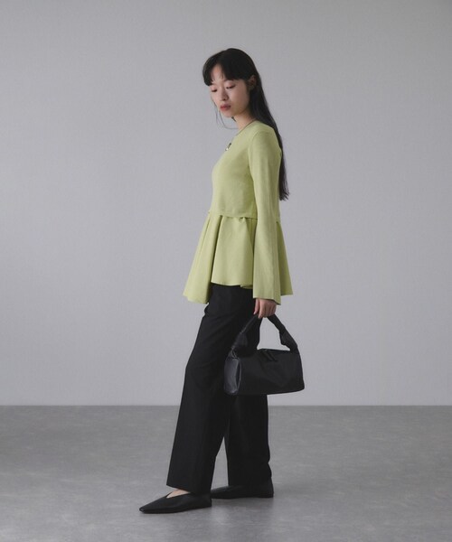 ADAM ET ROPE'(アダムエロペ)の「【サステナブル】ペプラムコンビニットプルオーバー(Tシャツ/カットソー・レディース・ブラック/オフホワイト/ライトグリーン・F)」の6枚目の写真