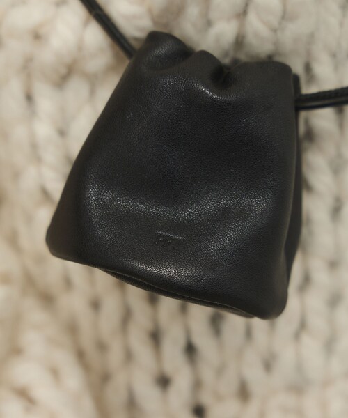 ADAM ET ROPE'(アダムエロペ)の「【PFT】Drawstrig Mini Pochette(ショルダーバッグ・レディース・ブラック/ブラウン・F)」の8枚目の写真