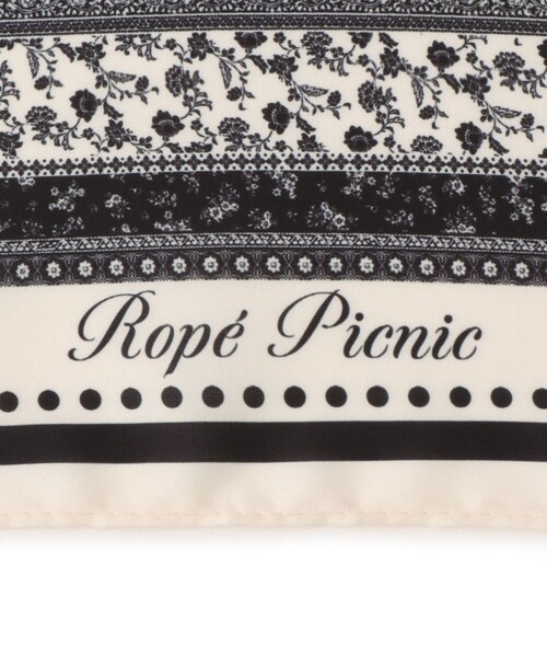 ROPE' PICNIC（ロペピクニック）の「花柄×パターン柄スカーフ 70cm（バンダナ/スカーフ・レディース・ブラック系/ブラウン系・F）」の5枚目の写真