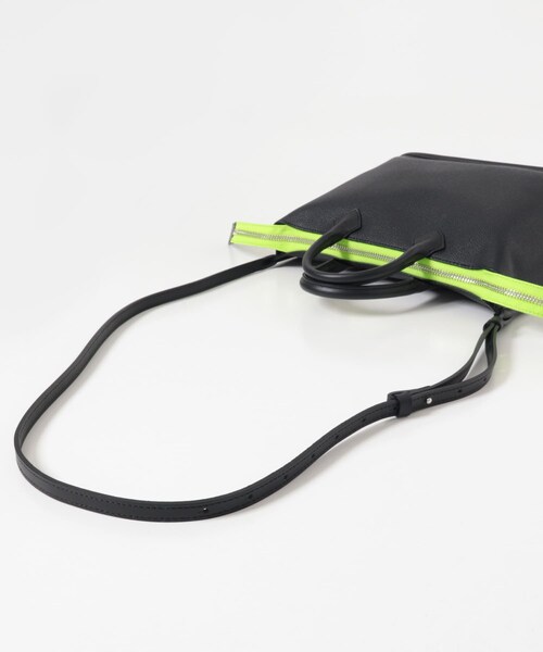 URBAN RESEARCH(アーバンリサーチ)の「PIENI MINI BRIEF(ショルダーバッグ・メンズ・BK×BLACK/BK×PINK/BK×GREEN・One)」の10枚目の写真