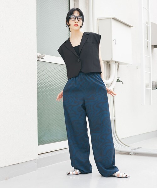 KBF（ケイビーエフ）の「ルーズテーラードベスト（テーラードジャケット・レディース・SAND/BLACK・one）」の7枚目の写真