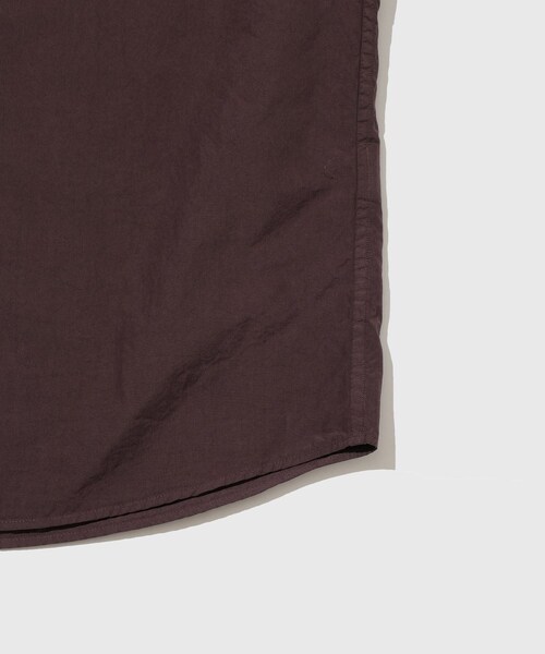ADAM ET ROPE'(アダムエロペ)の「【AURALEE/オーラリー】GARMENT-DYED FINX SHUTTLE WEATHER SHIRT(シャツ/ブラウス・メンズ・ホワイト/ダークブラウン・3/4)」の10枚目の写真