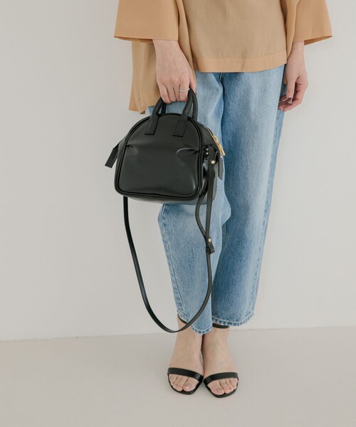 URBAN RESEARCH(アーバンリサーチ)の「PIENI BOSTON with strap(ショルダーバッグ・レディース・BK/BK/OL/GR・-)」の4枚目の写真