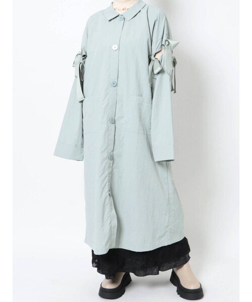 merry jenny（メリージェニー）の「リボンカットアウトコート（ステンカラーコート・レディース・アイボリー/アイスブルー・F）」の2枚目の写真