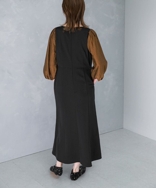URBAN RESEARCH ROSSO（アーバンリサーチロッソ）の「ドッキングスリーブVネックワンピース（ワンピース・レディース・KHK×BRN/BL×BRONZE・FREE）」の5枚目の写真