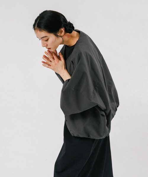EKAL（エカル）の「『吸水速乾/通気性/軽量』DOT AIR CARDIGAN（カーディガン/ボレロ・レディース・ブラック/ブラウン/チャコール・One）」の19枚目の写真