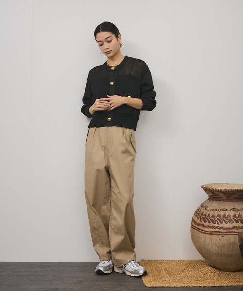 ADAM ET ROPE'（アダムエロペ）の「【WEB限定】2WAYミリタリータックカーゴパンツ［コットンブレンド］（カーゴパンツ・レディース・ベージュ/カーキ・F）」の5枚目の写真