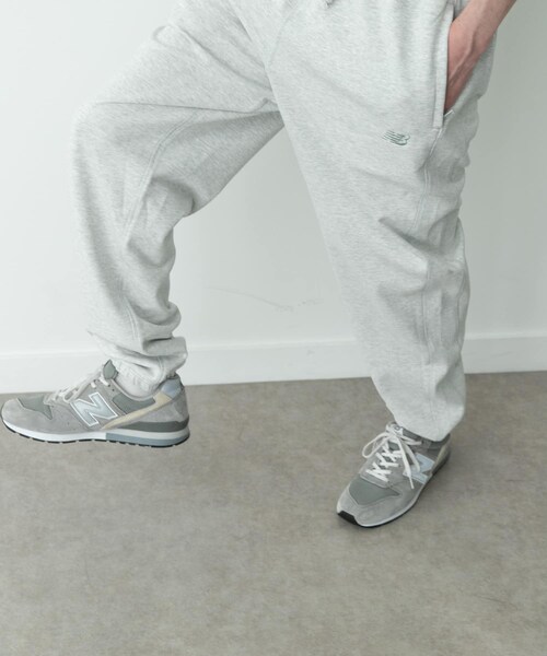 URBAN RESEARCH Sonny Label（アーバンリサーチサニーレーベル）の「NEW BALANCE　スウェットジョガーパンツ（スウェットパンツ・メンズ・アッシュヘザー/ブラック・M/L）」の14枚目の写真