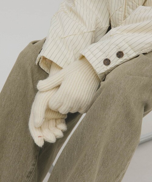 KBF（ケイビーエフ）の「リブニットグローブ（ベルト・レディース・IVORY/L.BLUE/BROWN・one）」の15枚目の写真