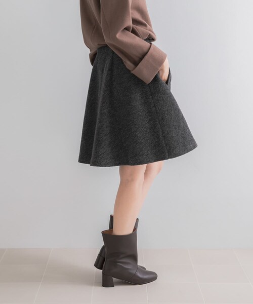 URBAN RESEARCH ROSSO（アーバンリサーチロッソ）の「ブークレーフレアミニスカート（スカート・レディース・OFF/CHARCOAL・36/38）」の17枚目の写真