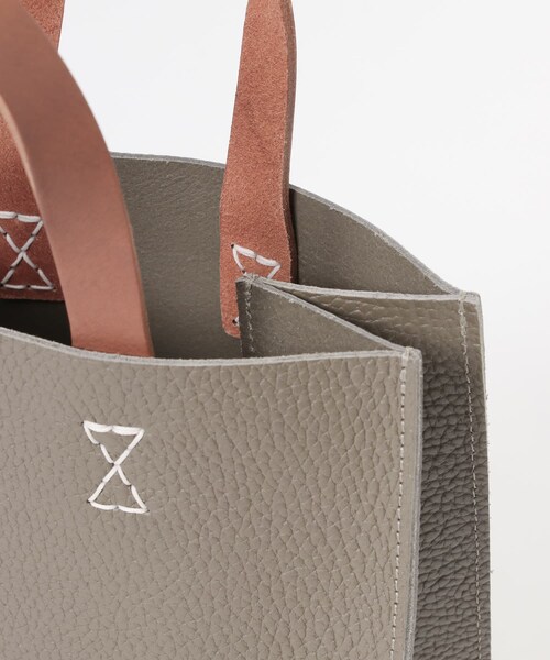 URBAN RESEARCH(アーバンリサーチ)の「Hender Scheme PAPER BAG SMALL(トートバッグ・メンズ・BLACK/TAUPE/BORDEAUX・Free)」の11枚目の写真