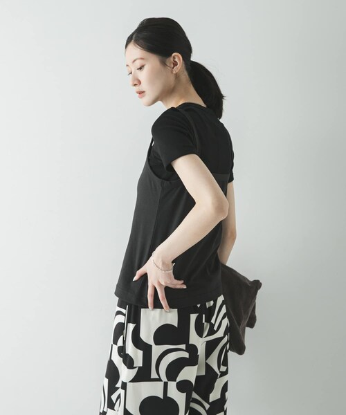 URBAN RESEARCH(アーバンリサーチ)の「FLORE FLORE CAR T-SHIRTS(Tシャツ/カットソー・レディース・WHITE/BLACK/OFF WHITE/EVERGREEN/STRAW/MULBERRY・S)」の13枚目の写真