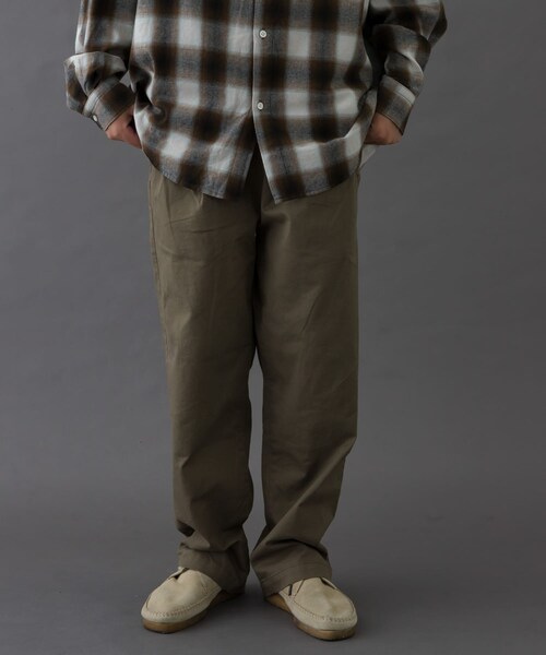 URBAN RESEARCH DOORS（アーバンリサーチドアーズ）の「FORK&SPOON　イージーチノパンツ（チノパンツ・メンズ・BLACK/SAGE・4/5）」の2枚目の写真