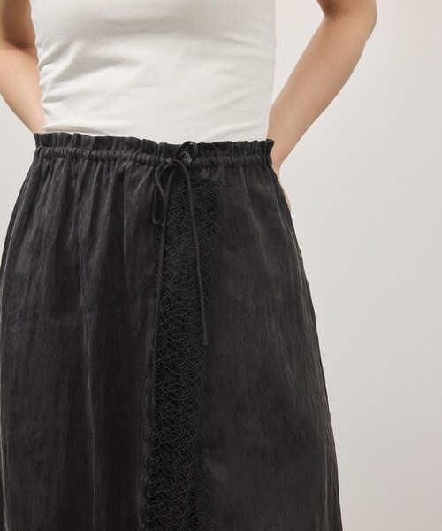 ADAM ET ROPE'（アダムエロペ）の「【サステナブル】レースワンピーススカート（スカート・レディース・ブラック/ホワイト・F）」の11枚目の写真