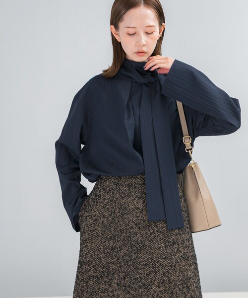 URBAN RESEARCH ROSSO（アーバンリサーチロッソ）の「ボウタイブラウス（シャツ/ブラウス・レディース・WHITE/NAVY・Free）」の8枚目の写真