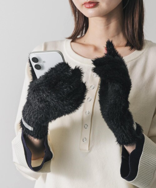 SENSE OF PLACE by URBAN RESEARCH(センスオブプレイスバイアーバンリサーチ)の「シャギーニットグローブ(ベルト・レディース・OFF WHITE/BLACK/YELLOW・one)」の2枚目の写真
