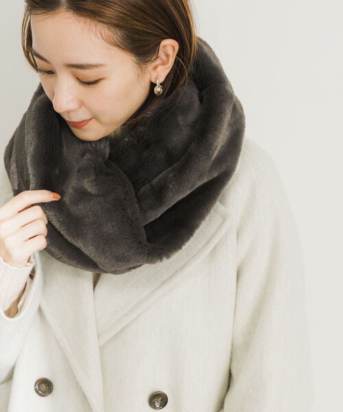 URBAN RESEARCH（アーバンリサーチ）の「ファースヌード（ネックウォーマー/スヌード・レディース・IVORY/GREGE/CHARCOAL・FREE）」の14枚目の写真