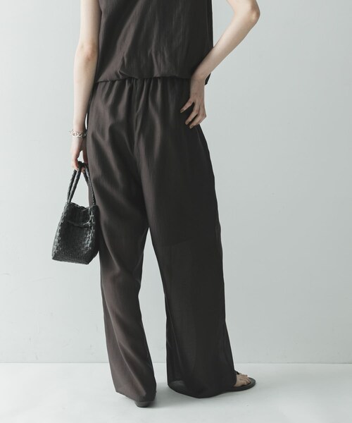 URBAN RESEARCH(アーバンリサーチ)の「シアーイージーストレートパンツ(その他パンツ・レディース・BEIGE/CHARCOAL・Free)」の7枚目の写真