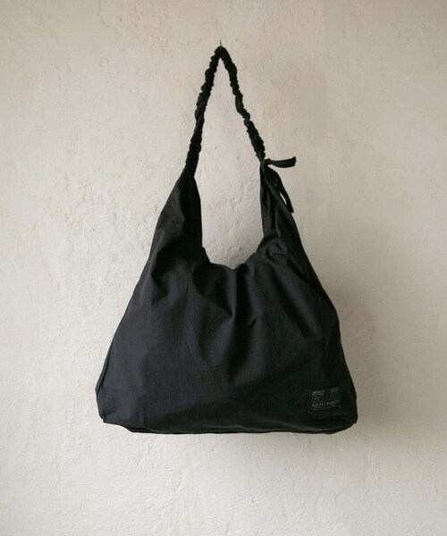 RODE SKO（ロデスコ）の「『ユニセックス』ロクヨンギャザーショルダートートバッグ（トートバッグ・メンズ・BLACK2/BLACK/GREIGE/KHAKI/GREIGE2・one）」の10枚目の写真