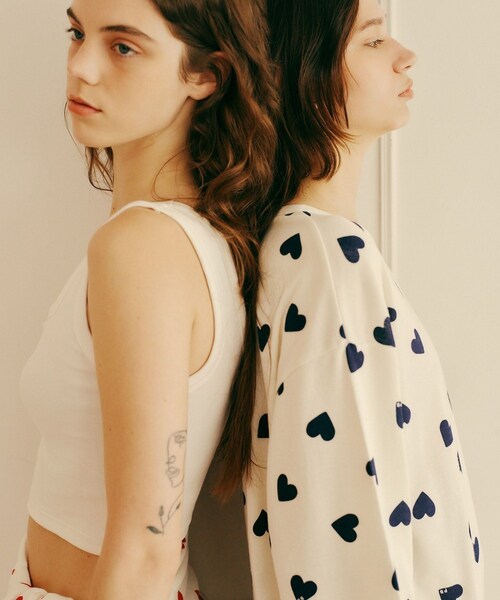 ADAM ET ROPE'(アダムエロペ)の「【WEB限定】・【PETIT BATEAU pour ADAM ET ROPE'】別注ハートプリントパジャマ(ルームウェア/パジャマ・レディース・ネイビー/レッド・F)」の15枚目の写真