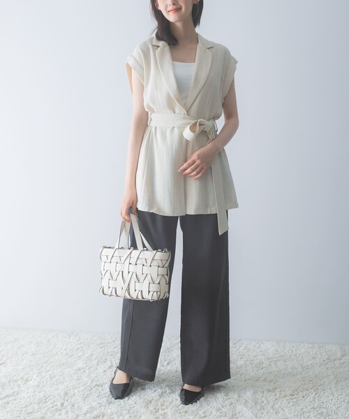 URBAN RESEARCH ROSSO（アーバンリサーチロッソ）の「ベルテッドウエストシェイプジレ（ベスト・レディース・BLACK/L.BEIGE・Free）」の17枚目の写真
