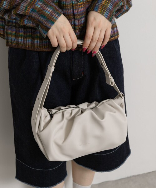 THE GOODLAND MARKET（ザグッドランドマーケット）の「ALICE MARTHA　ERIN（ショルダーバッグ・レディース・IVORY/BLACK/BLUE/SILVER・Free）」の6枚目の写真