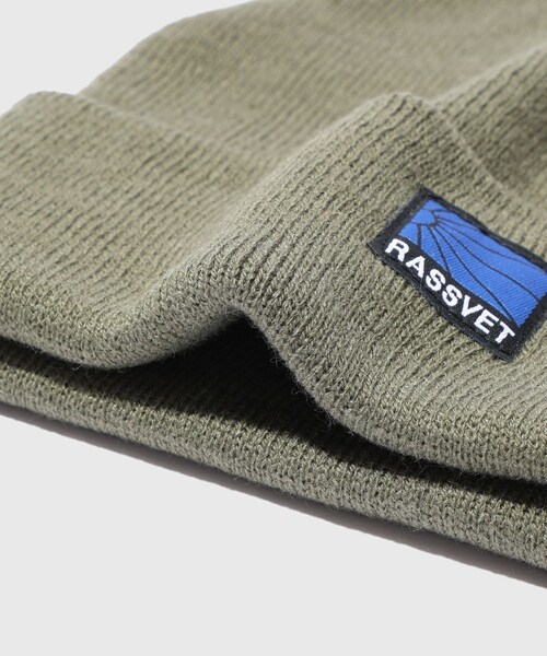 ADAM ET ROPE'（アダムエロペ）の「【RASSVET/ラスべート】RASSVET LOGO BEANIE（ニットキャップ/ビーニー・メンズ・ブラック/グリーン・F）」の7枚目の写真