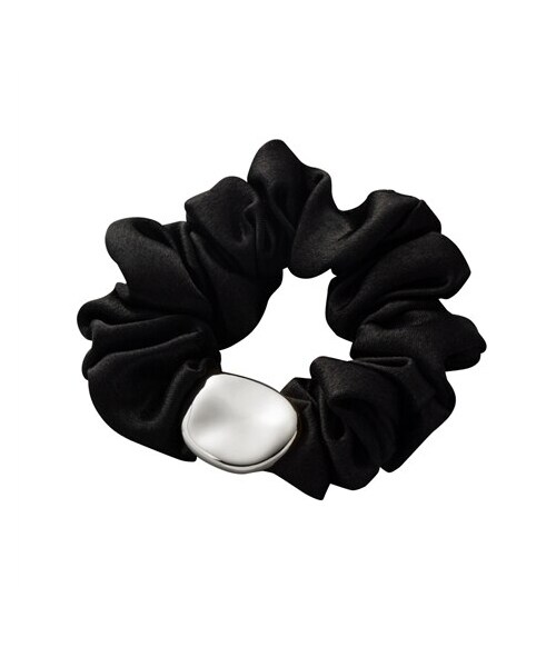 nissen（ニッセン）の「【Creamdot.】ニュアンスメタルが印象的サテン調シュシュ（その他ヘアアクセサリー・メンズ・ブラック×ゴールド/ブラック×シルバー・ワンサイズ）」の2枚目の写真