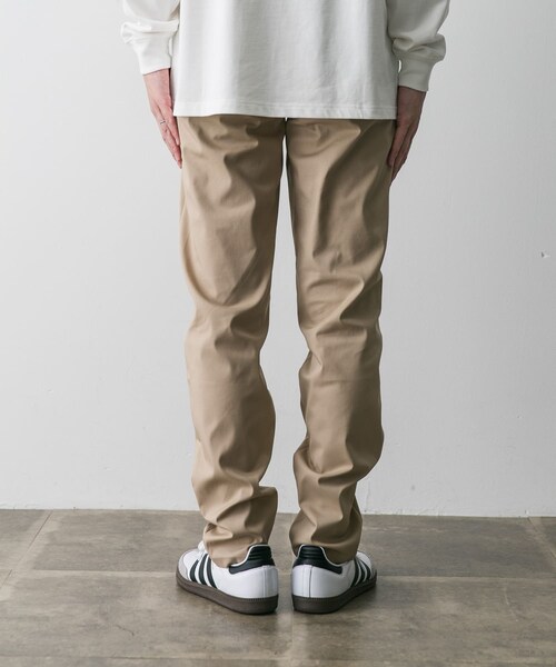 URBAN RESEARCH DOORS(アーバンリサーチドアーズ)の「NEW BALANCE ツイルテーパードトラウザー(ミドル)(その他パンツ・メンズ・SOT/BK/GT/NNY・S/M/L/XL)」の18枚目の写真