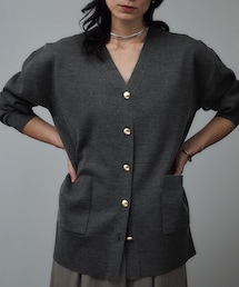 ADAM ET ROPE'（アダムエロペ）の「ウールVネック金ボタンカーディガン（カーディガン/ボレロ）」