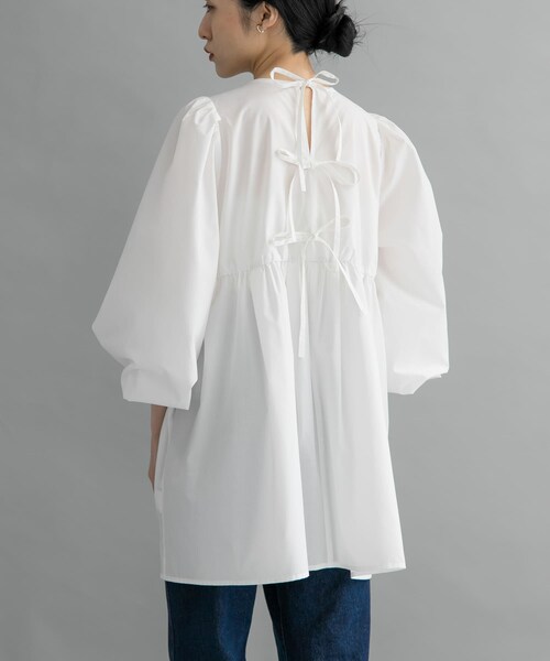 KBF（ケイビーエフ）の「『WEB限定』BACKリボンチュニック（チュニック・レディース・OFF/L.BLUE/D.BROWN・one）」の7枚目の写真