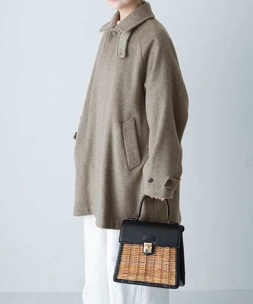 かぐれ（カグレ）の「ウールバックタックショートコート（ステンカラーコート・レディース・GRAY/CHARCOAL・Free）」の4枚目の写真