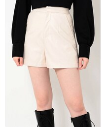 EVRIS | レザーライクタックショートパンツ(その他パンツ)
