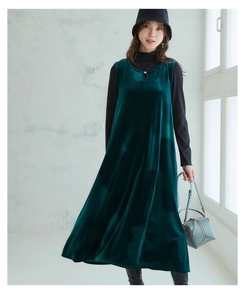 nissen（ニッセン）の「ふわふわベロアキーネックロング丈ワンピース＜大きいサイズ有＞（ワンピース・レディース・ベージュ/ブルーグレー/ディープグリーン/ライトピンク・S/M/L/LL/3L）」の9枚目の写真