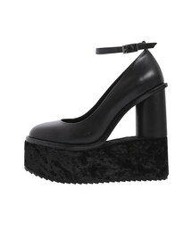 STANDING ON GEB SHOES