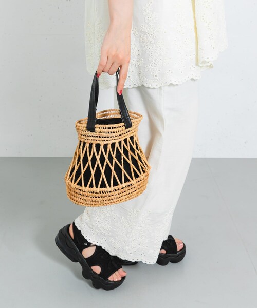 URBAN RESEARCH Sonny Label（アーバンリサーチサニーレーベル）の「TARANGO　ミニカゴバッグ（かごバッグ・レディース・OFF/BLACK・one）」の2枚目の写真