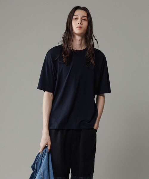 ADAM ET ROPE'(アダムエロペ)の「【NIKKE】ウール天竺 ハーフスリーブ ニットT(Tシャツ/カットソー・メンズ・ブラック/ネイビー・L/M)」の6枚目の写真
