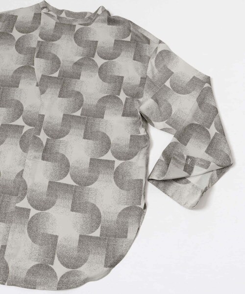 LAATO（ラート）の「band collar blouse（シャツ/ブラウス・レディース・5パターン・FREE）」の7枚目の写真