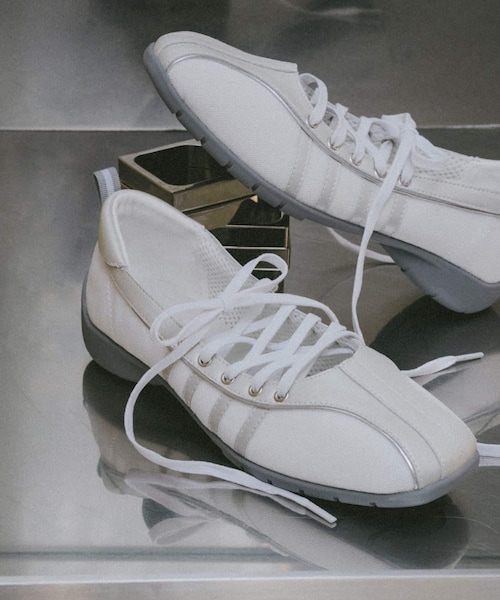 URBAN RESEARCH DOORS(アーバンリサーチドアーズ)の「BLISS LACE UP SNEAKERS(スニーカー・レディース・CREAMPEARL/LIGHT GREY/CHOCO/BLACK・23.5/24/24.5)」の1枚目の写真