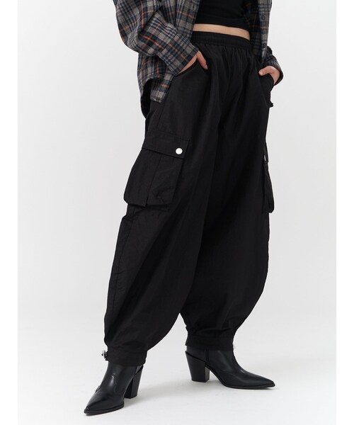 新着 PAMEO POSE（パメオポーズ）の「【TRAPEZE】Nylon Shaka Cargo P パンツ