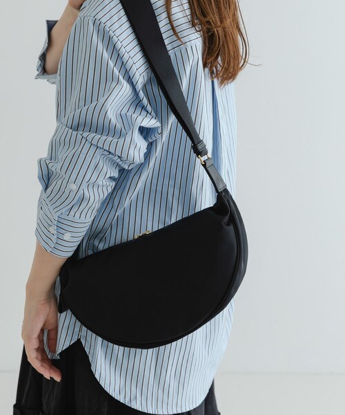 URBAN RESEARCH Sonny Label（アーバンリサーチサニーレーベル）の「VIOLAd’ORO　BIANCA V-2247（ショルダーバッグ・レディース・black/taupe・one）」の3枚目の写真