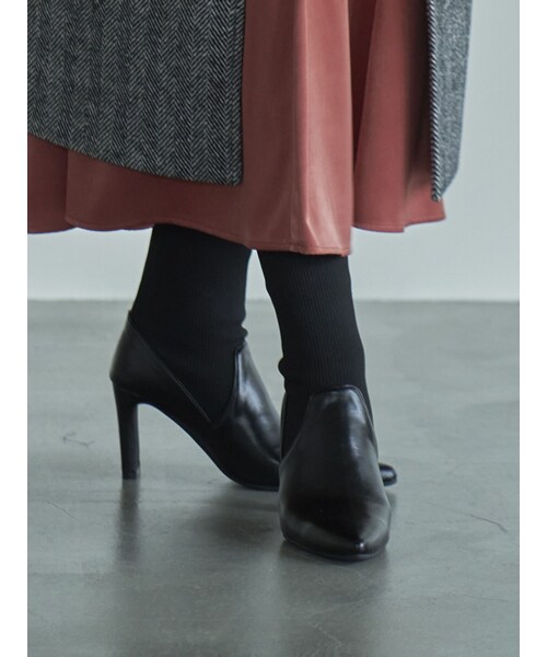 RESEXXY（リゼクシー）の「ポインテッドトゥソックスブーツ（ブーツ・レディース・アイボリー/ブラック・S/M/L）」の12枚目の写真