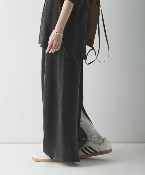 URBAN RESEARCH（アーバンリサーチ）の「キュプラギャザーIラインスカート（スカート・レディース・L.BEIGE/CHARCOAL/BLACK・36/38）」の14枚目の写真