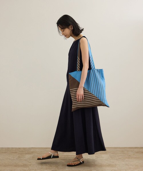 ROPE'(ロペ)の「幾何学柄シルクトートバッグ(トートバッグ・レディース・オフホワイト/サックス・F)」の8枚目の写真