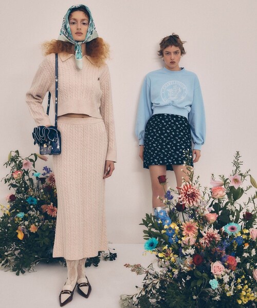 VIS（ビス）の「【DILIGENCE PARLOUR】VIS別注モデルフラワーロゴスウェット【セットアップ対応】（スウェット・レディース・ネイビー/ブルー系/イエロー・F）」の11枚目の写真